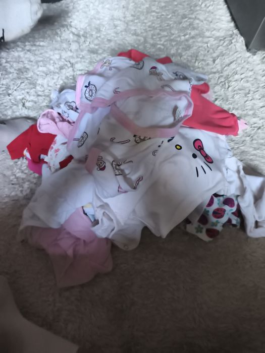 Vând hăinuțe bebe 0-6 luni