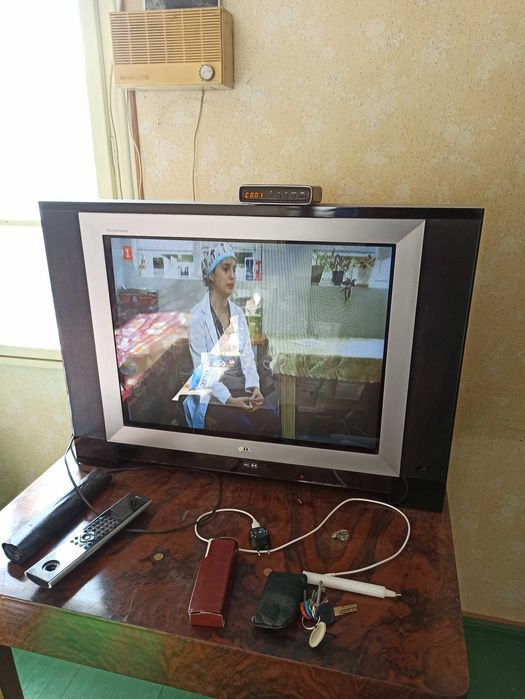 32" LG кинескоп flat screen
