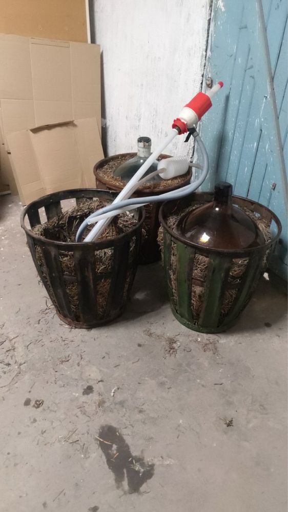 Стъклена дамаджана