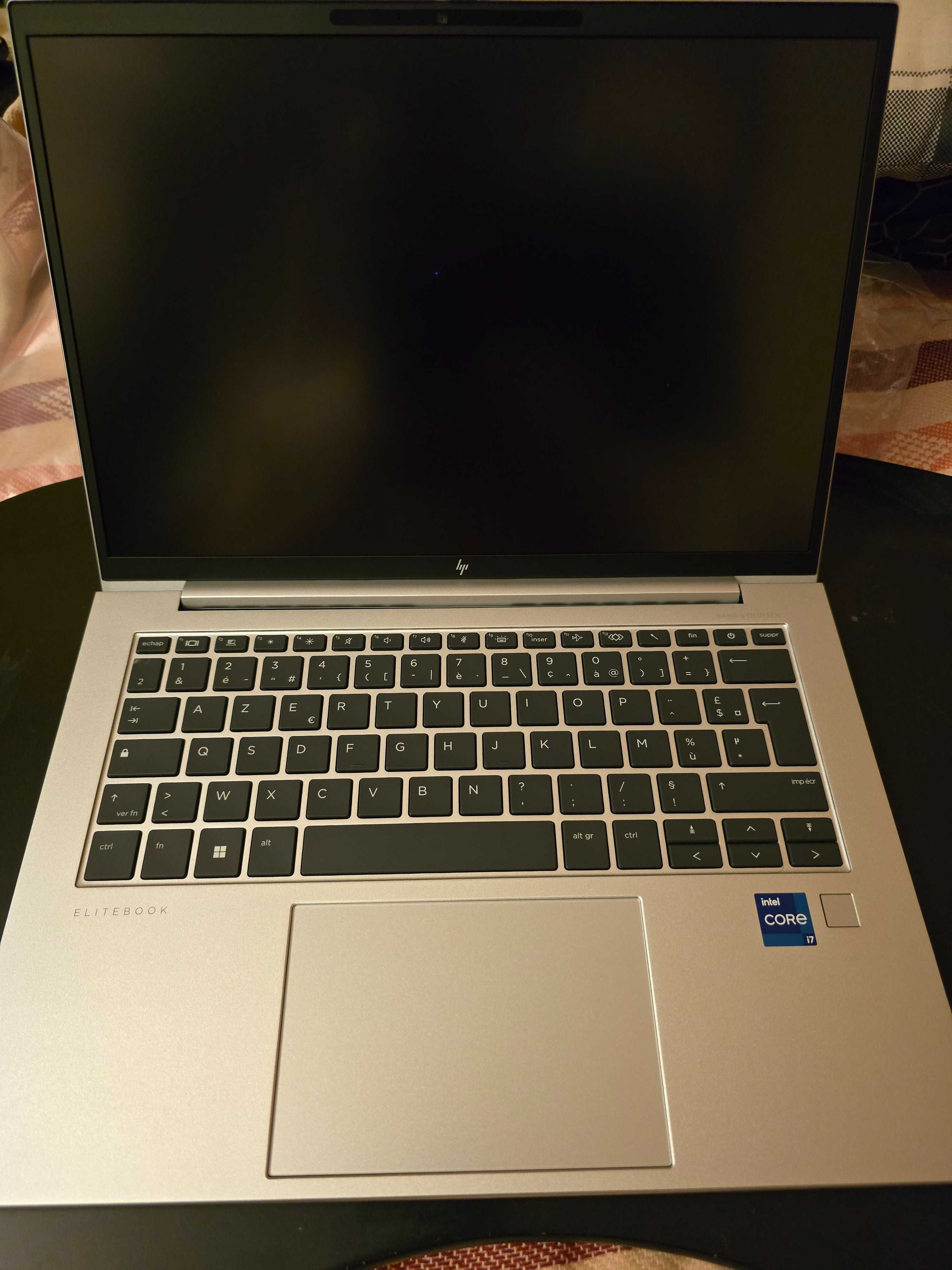 Лаптоп HP Elitebook 1040 G10, i7, 16gb, 512gb, 4G, 14 инча FHD