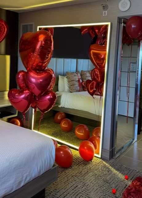 Надуваеми форми от сърца и надпис I LOVE YOU :Изненада за любов човек