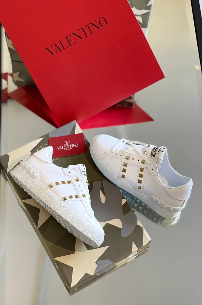 Дамски кецове Valentino