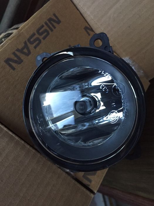 Новая противотуманка 1 шт Ниссан Террано
