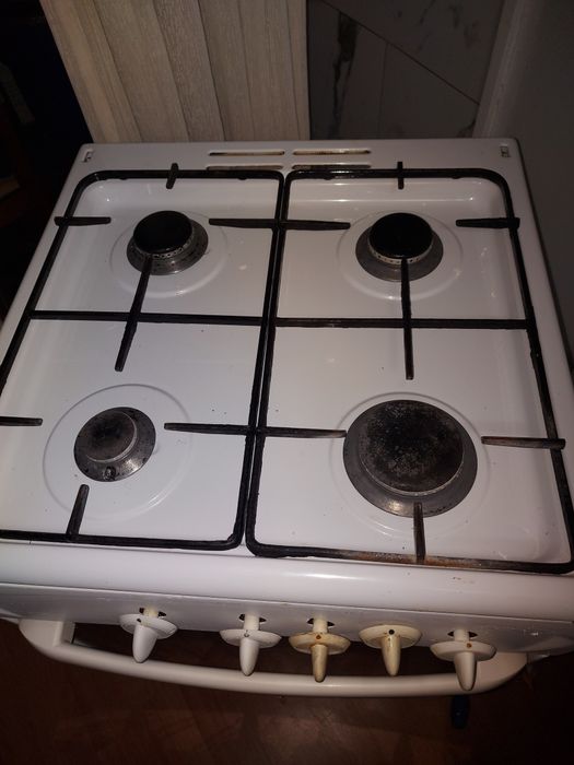 Vând Aragaz cu 4 ochiuri