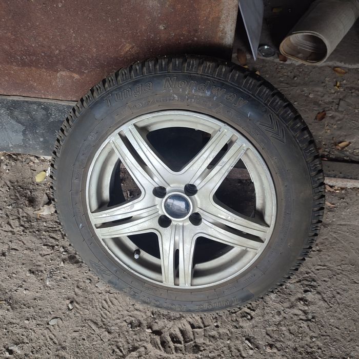 Продам диски с резиной комплект 4 колеса