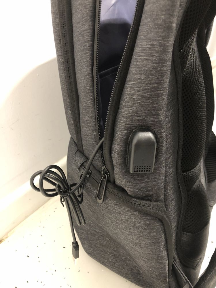 Rucsac laptop waterproof NOU, cu încărcare USB