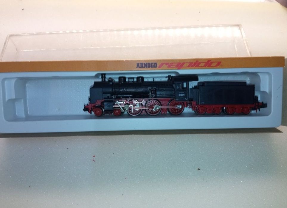 Arnold BR 38 scara N, 9mm
Locomotiva este dotată cu decodor digital
Lu