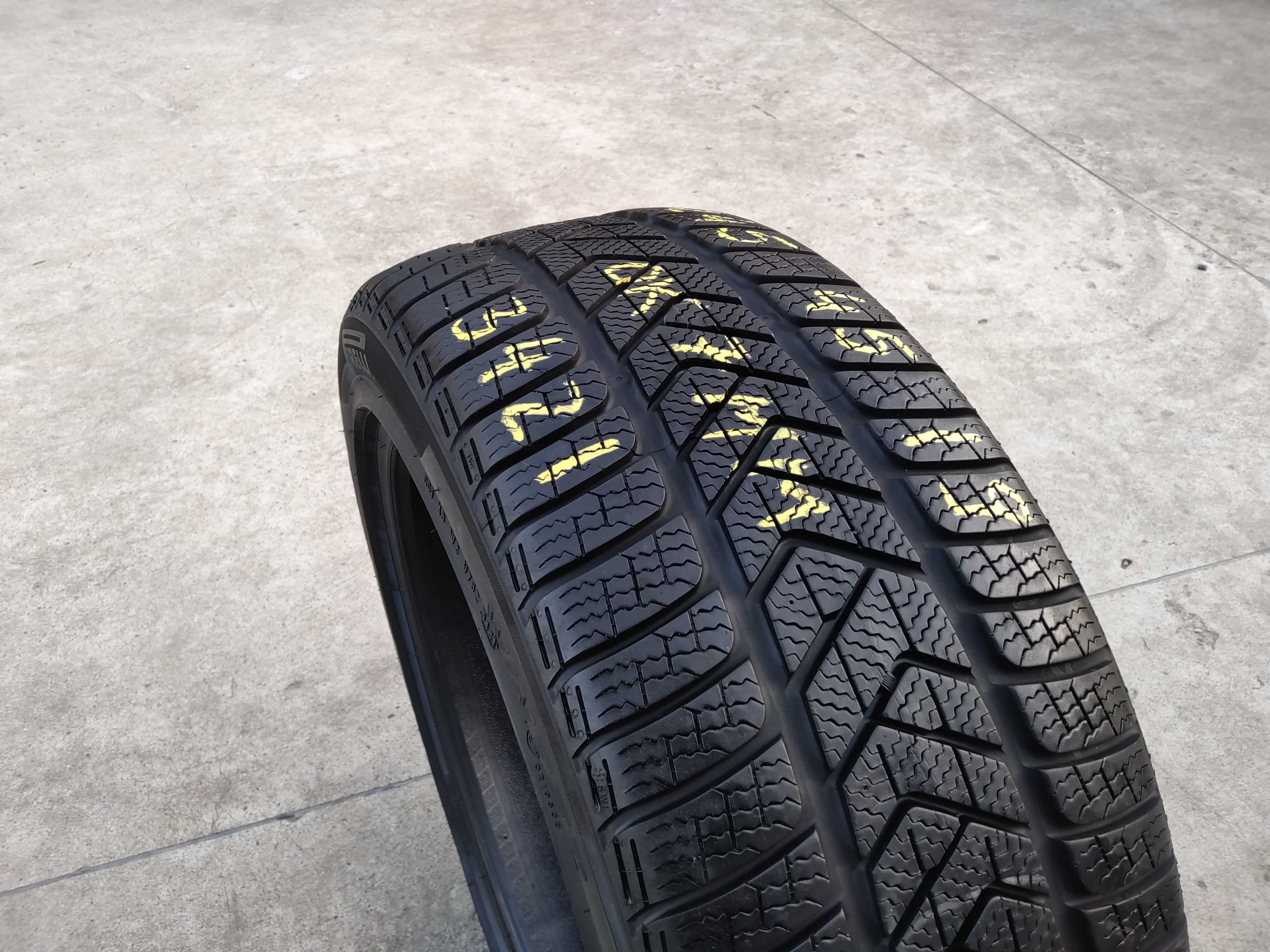 O anvelopa iarna 245 45 19 pirelli sottozero 3 profil 7 mm dot 3421