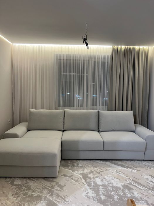 Продаю диван, отличного качества, бренд oprime, натуральное дерево.