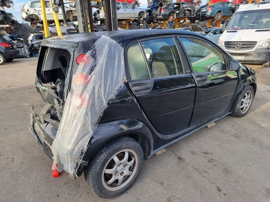 timonerie bara fata armatura capota trager calandru grile ceasuri plansa de bord Smart ForFour motor 1.5dci 68cp dezmembrez