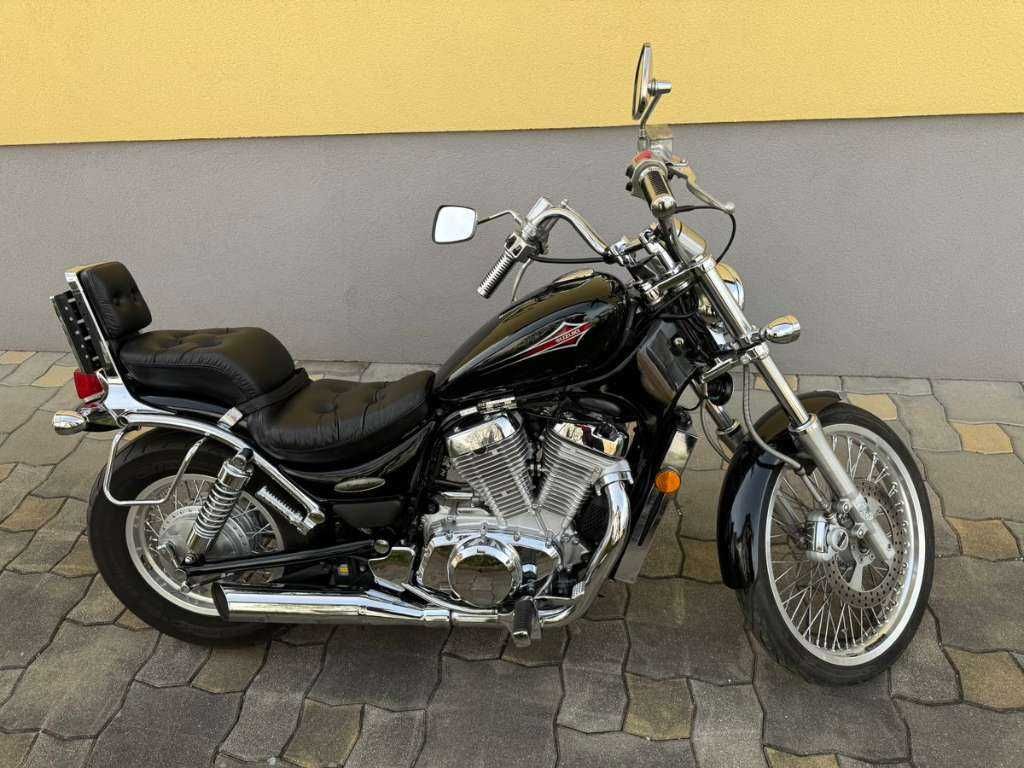 Suzuki Intruder  vs 600  1997