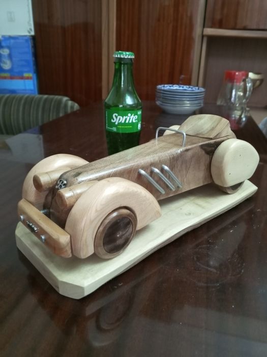 Автомобили из дерева