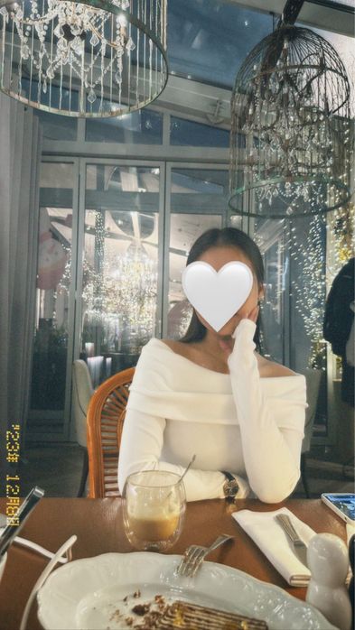 Белая кофта 2000тг