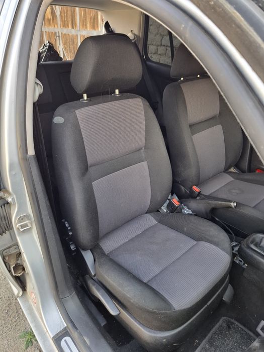 Комплект седалки за vw golf 4