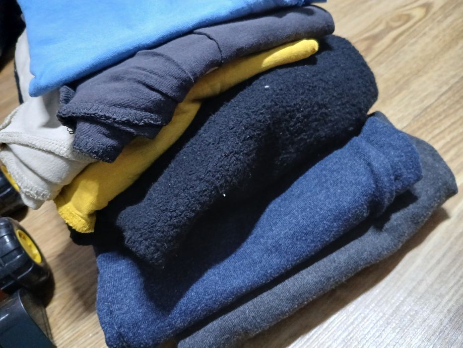 Donez hăinuțe pentru băieți