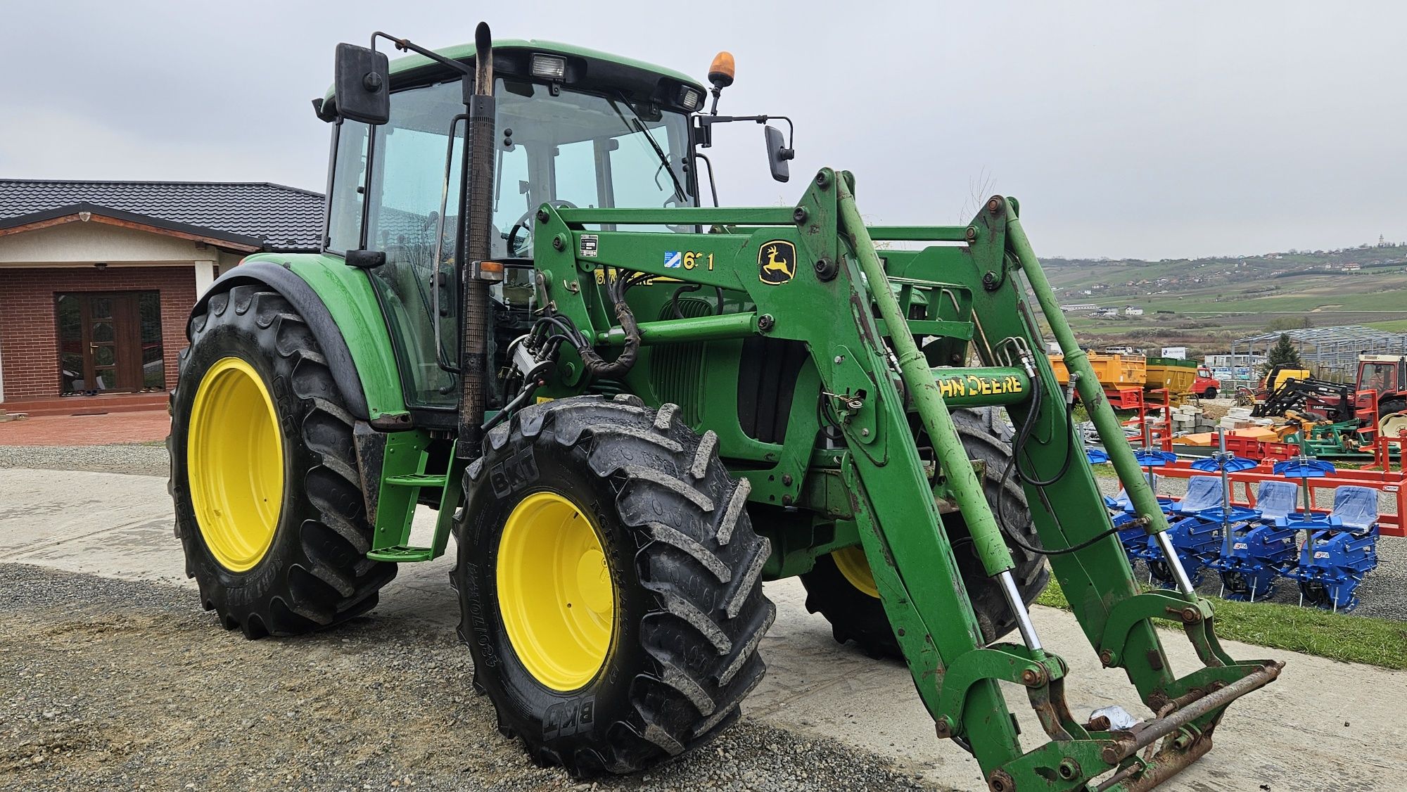 Tractor John Deere 6320 cu încărcător