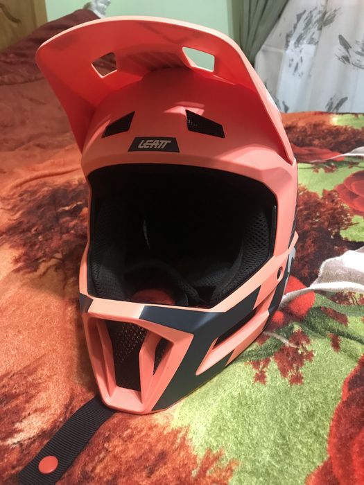 Vând casca Leatt Gravity 1.0 V22 Coral MTB