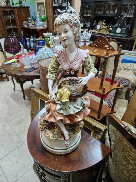 Превъзходна италианска порцеланова фигура статуетка Capodimonte