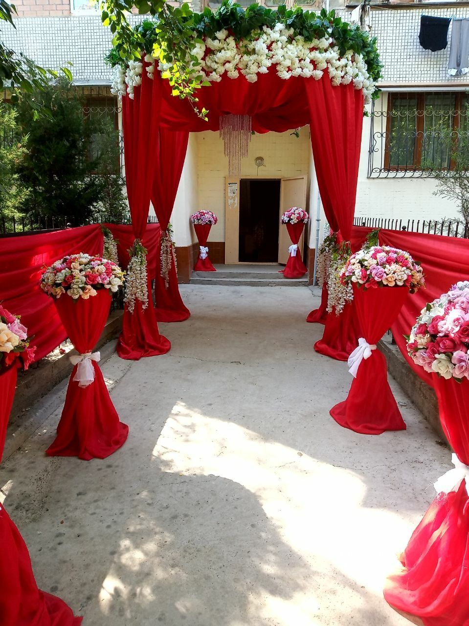 Оформление Торжеств в Ташкенте Оформление Свадеб Цветы и Шариками