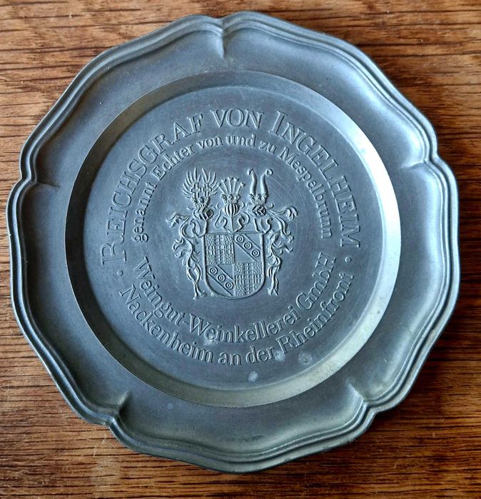 Старинна немска калаена ръчно изработена декоративна чиния