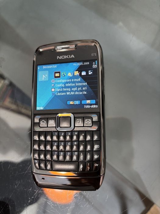 Vand nokia E71, nou, zero minute, necodat,limba romana,cadou,vârstnici