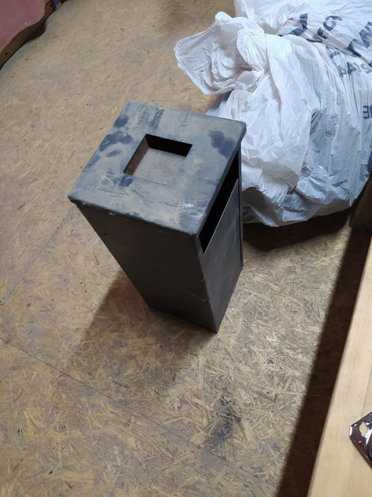 Урно металлическое