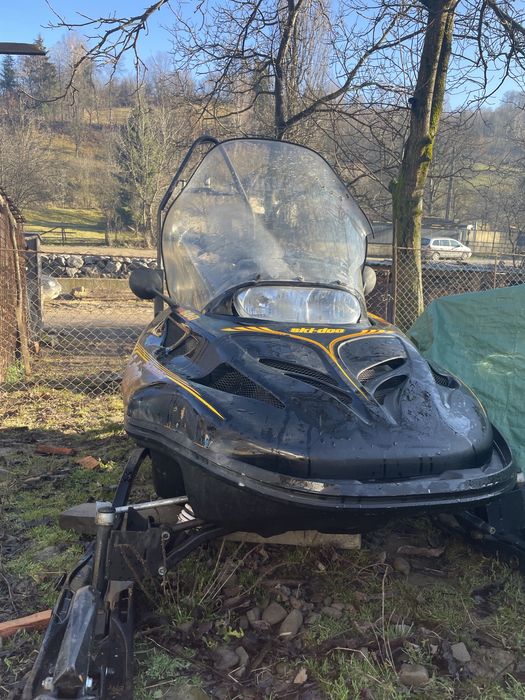 Snowmobil  bombardier can am  600 cm