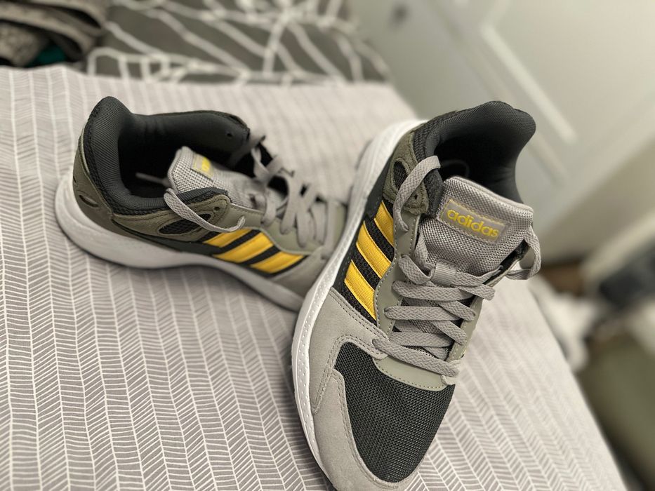 Vând adidasi Adidas