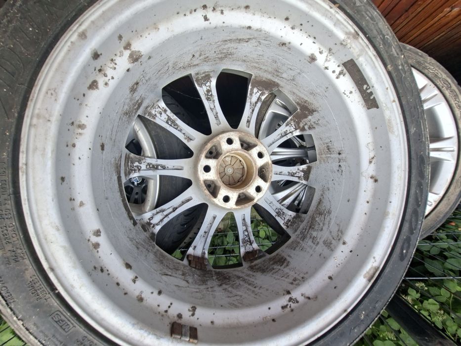 Vând jante bmw 18 2 mărimi si 19