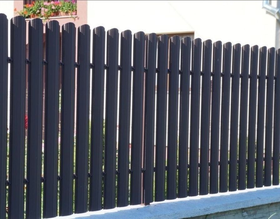 Porti si garduri facem din sipca metalica sau jaluzea