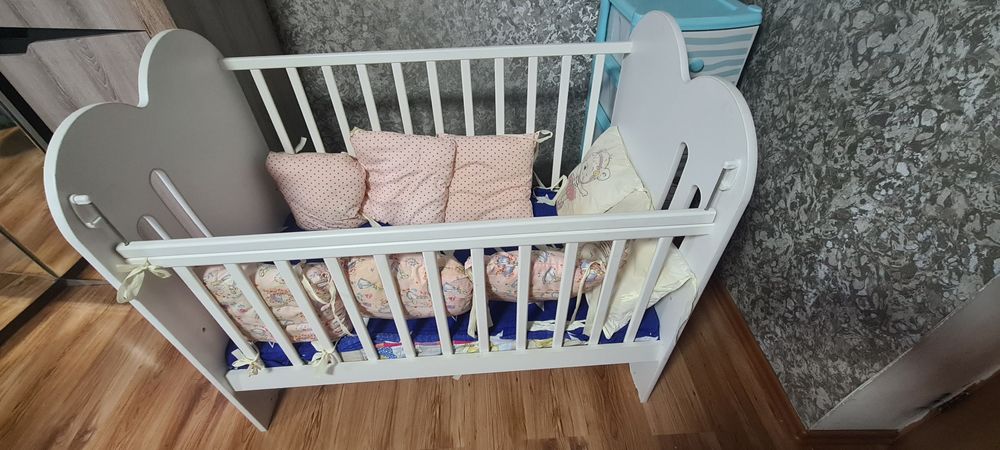 Продам детскую кроватку