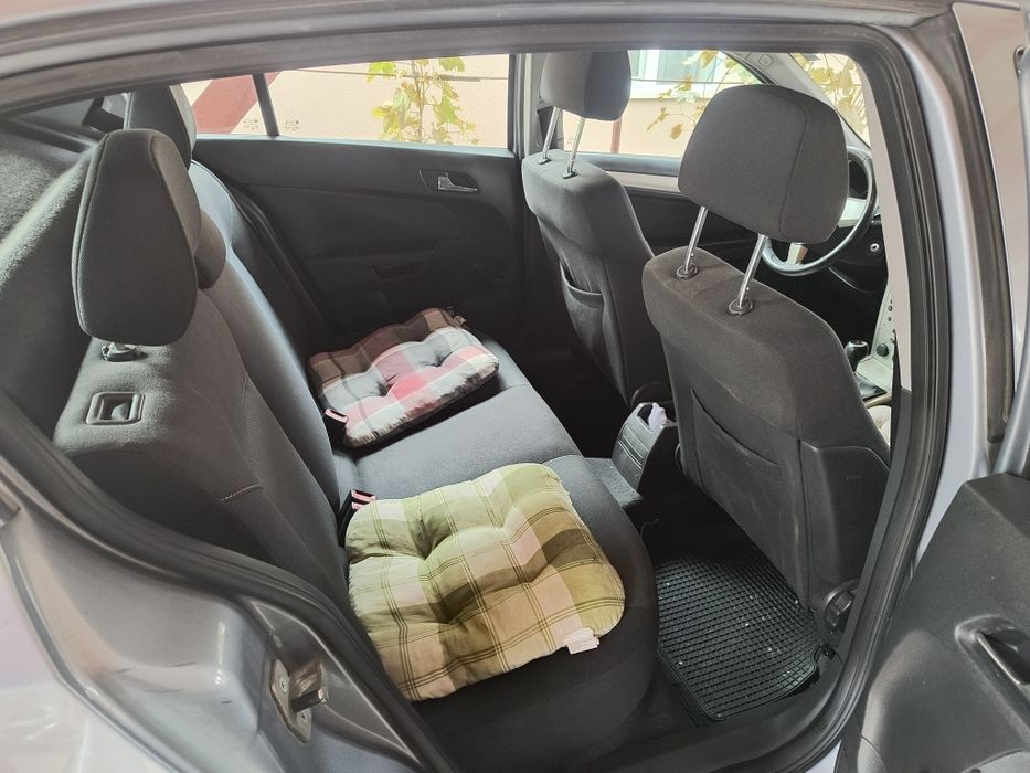 Vând Opel Astra h Motor defect 1,3 cdti
