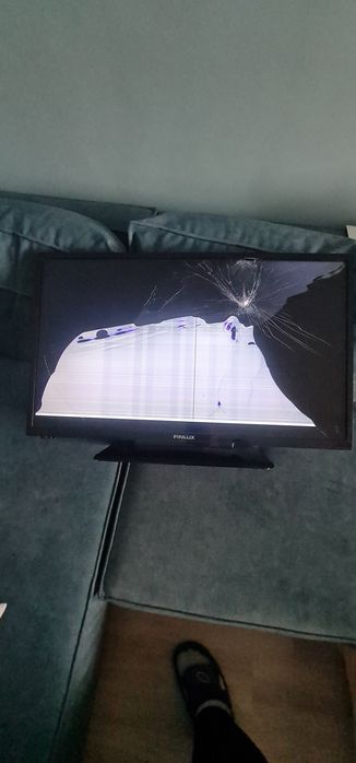 Продавам телевизор FINLUX
32FLYR274S