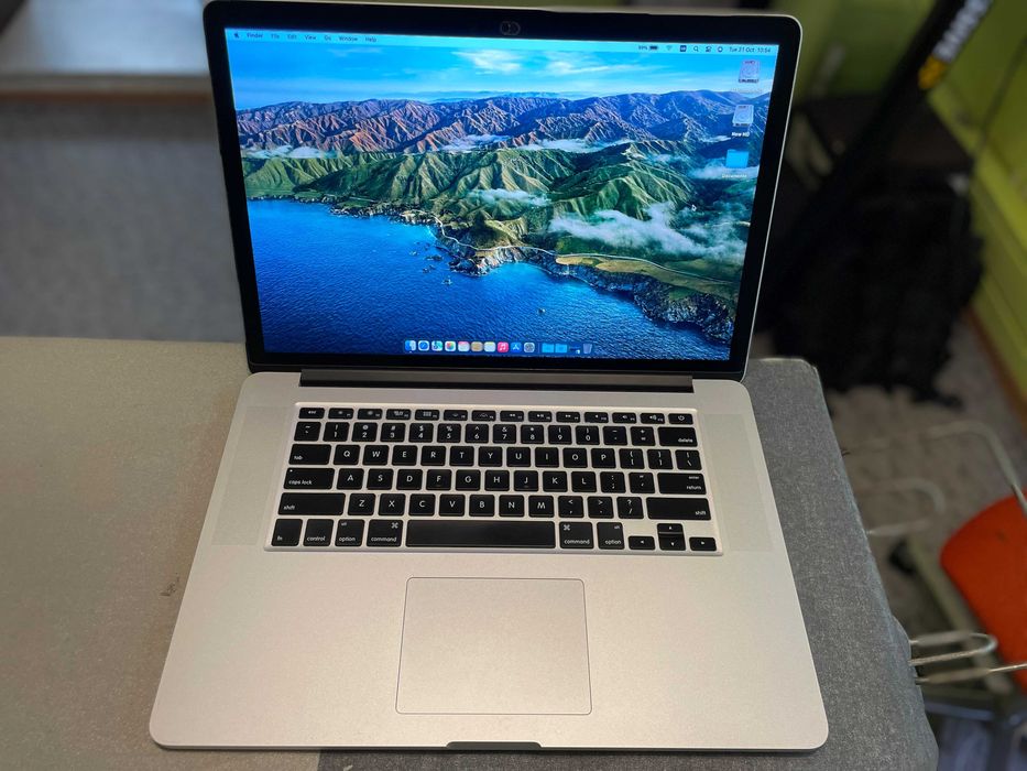 MacBook Pro early 2013, 15-inch, 2,4 quad core i7, 8Gb ram, 1Tb ssd