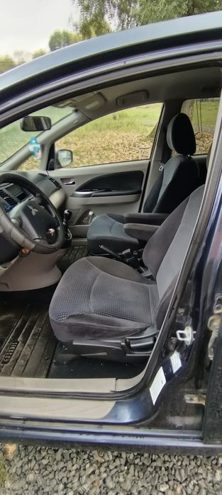 Vând Mitsubishi grandis