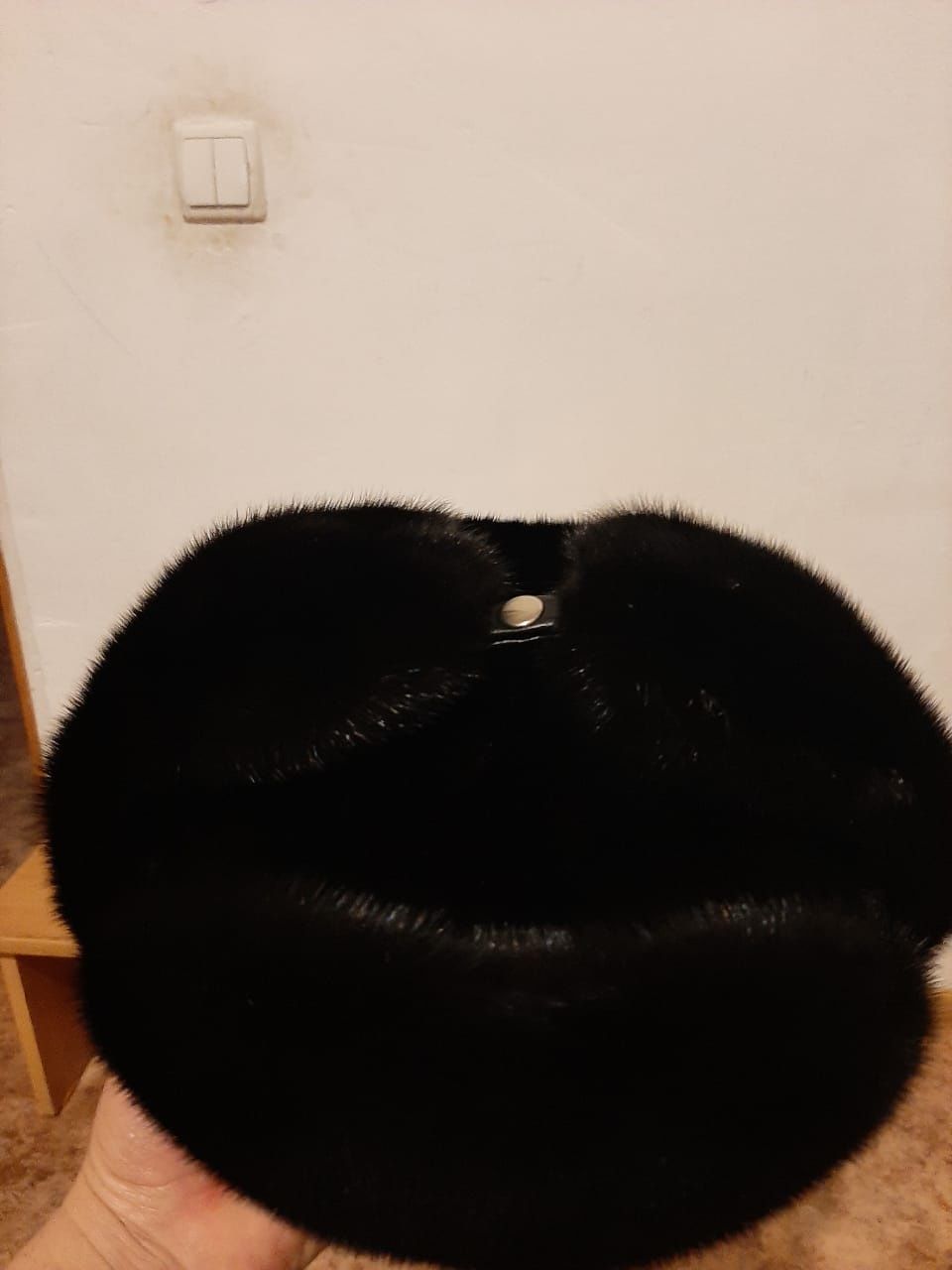 Продам мужскую норковую,натуральную ,цельную шапку.