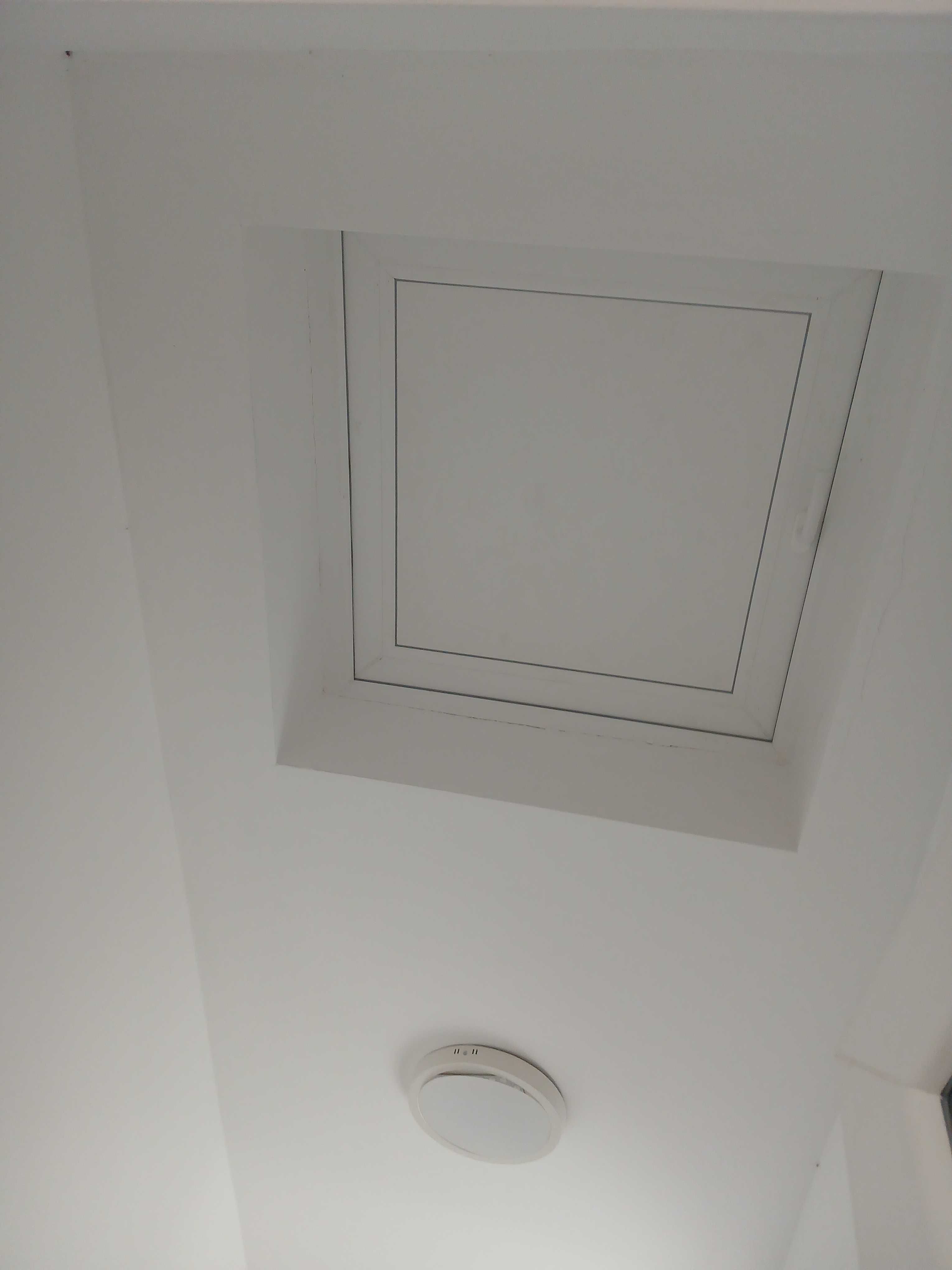 Vand casa la cheie, cu finisaje moderne, in Sintioana
