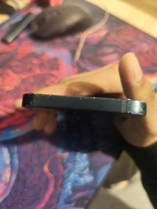 Vand Iphone 12 simplu