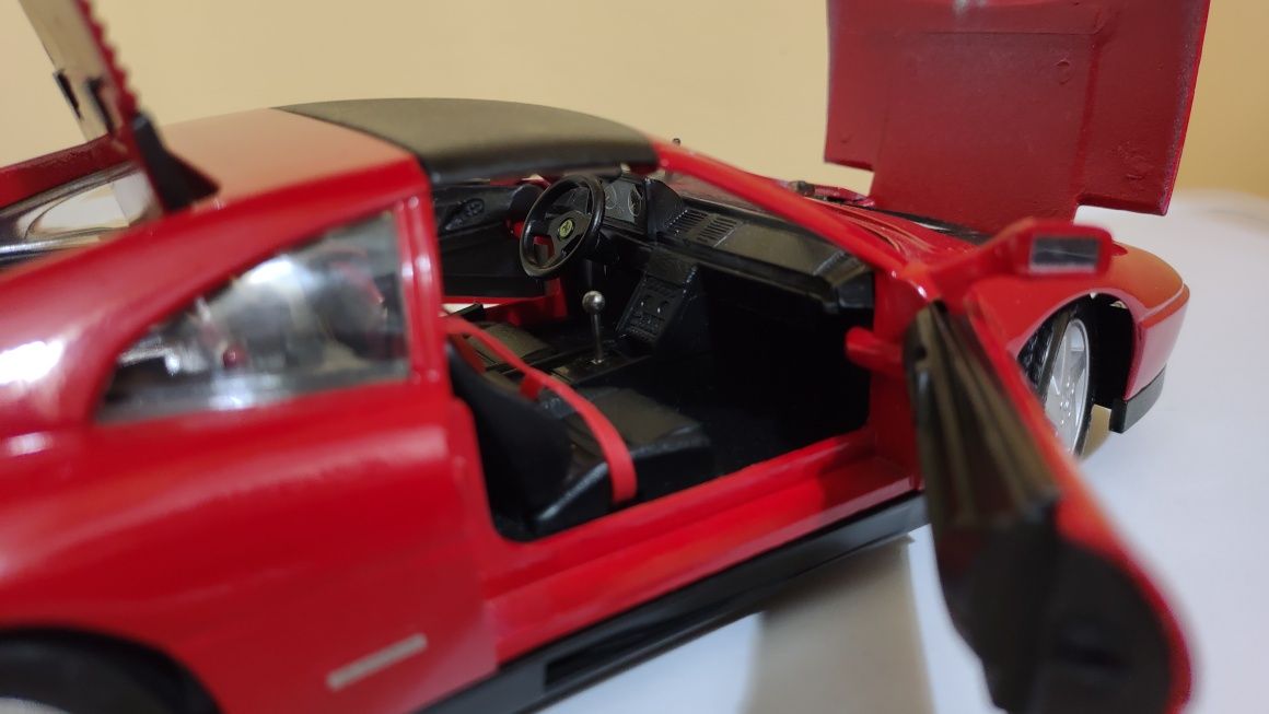 Macheta Ferrari 348 TS, Maisto 1:18