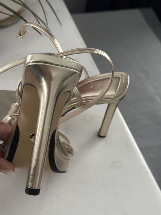 Sandale Zara auriu 37