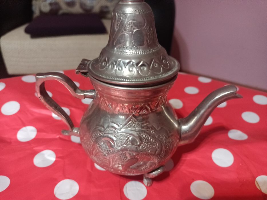 Vând ceainic vintage superb