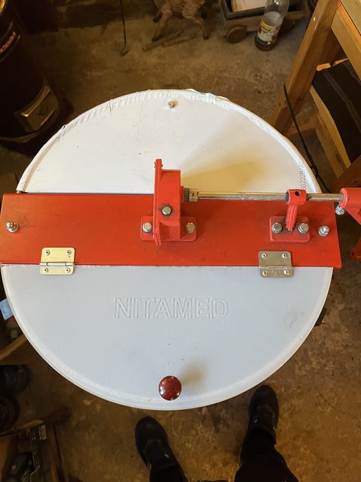 Центрофуга за мед