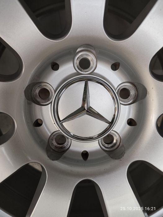 16/5/112-МЕРЦЕДЕС Е класа W 212,Ц класа W 204 нов внос перфектни