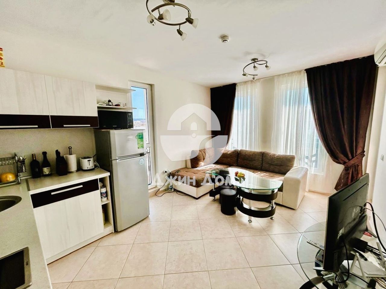 Продава се Двустаен апартамент в к.к. Слънчев бряг - 56 кв.м за 1304 €/кв.м - Снимка #2