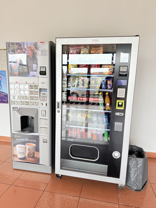 Automate Vending băuturi reci și snacks-uri FAS 900