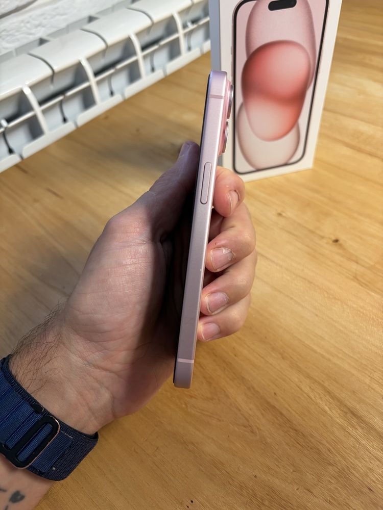 Продавам iPhone 15