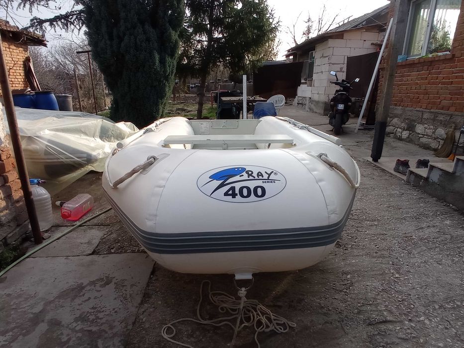 Надуваема лодка zray400