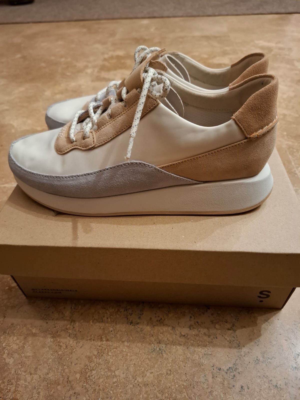 Vand adidasi Clarks dama noi marimea 40