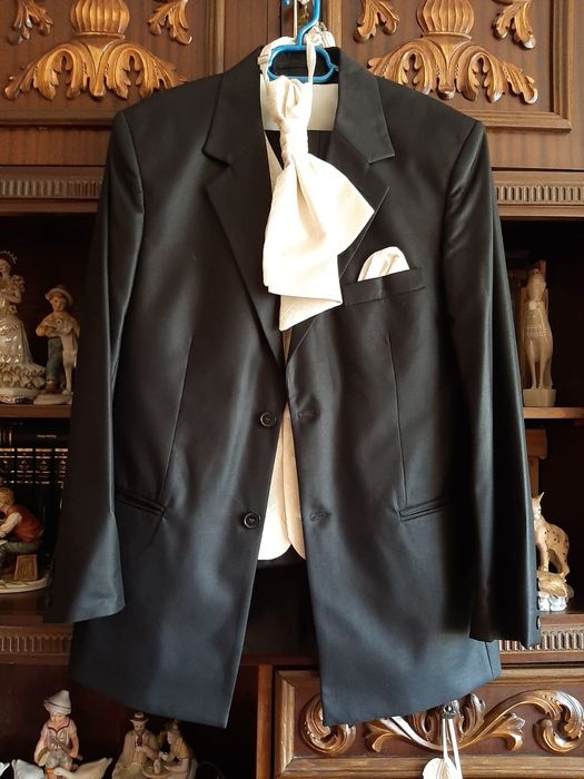 Vand costume noi