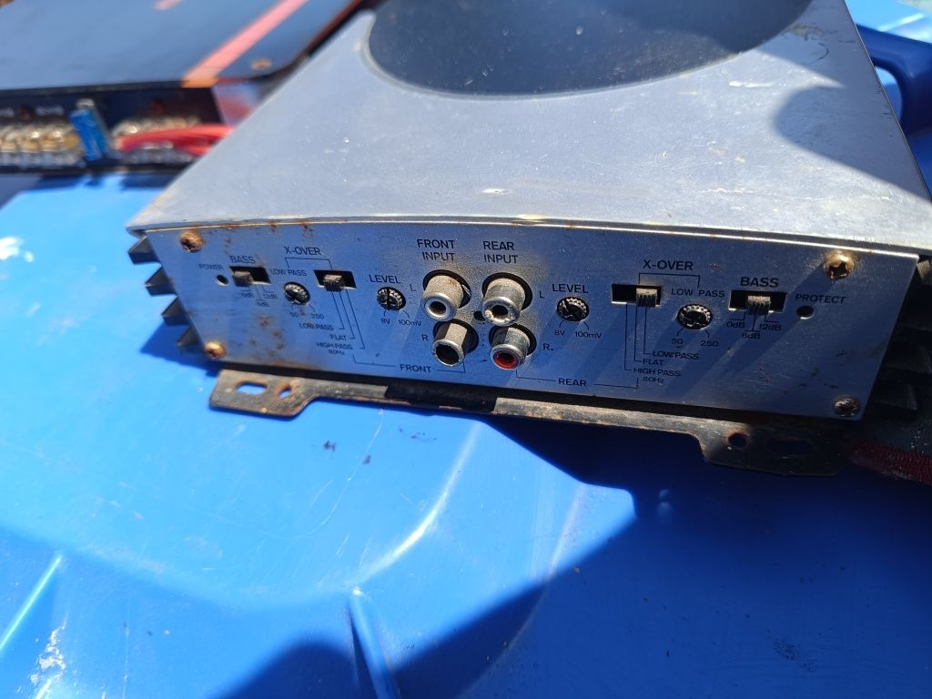 Statie auto Blaupunkt și Auwa